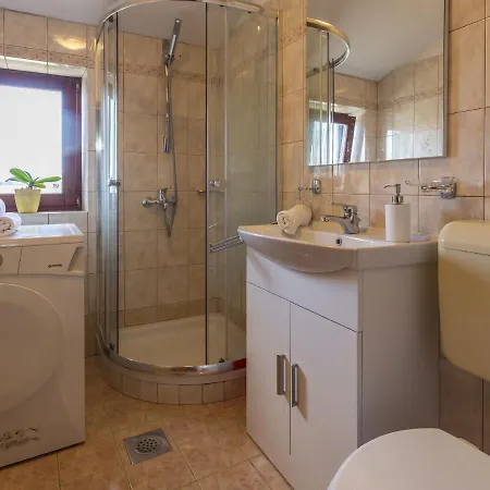 Holiday home House With Private Pool And Balcony Hreljici