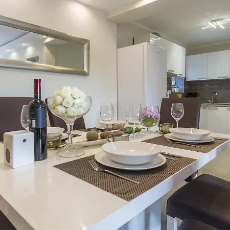 Holiday home House With Private Pool And Balcony