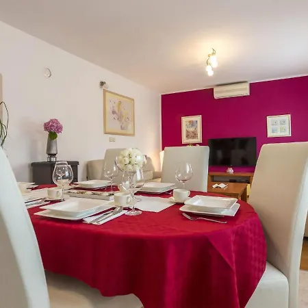 House With Private Pool And Balcony * Hreljici