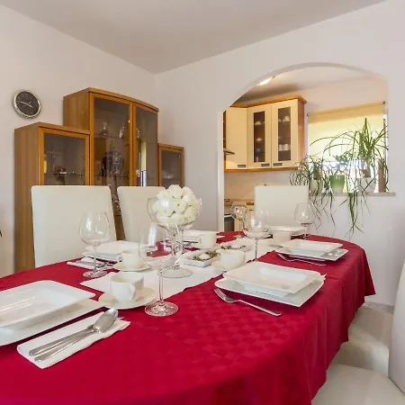 House With Private Pool And Balcony Holiday home