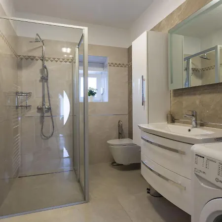 House With Private Pool And Balcony Holiday home